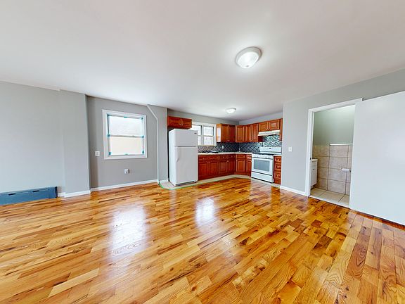 2nd image of 211 Granite Ave #1