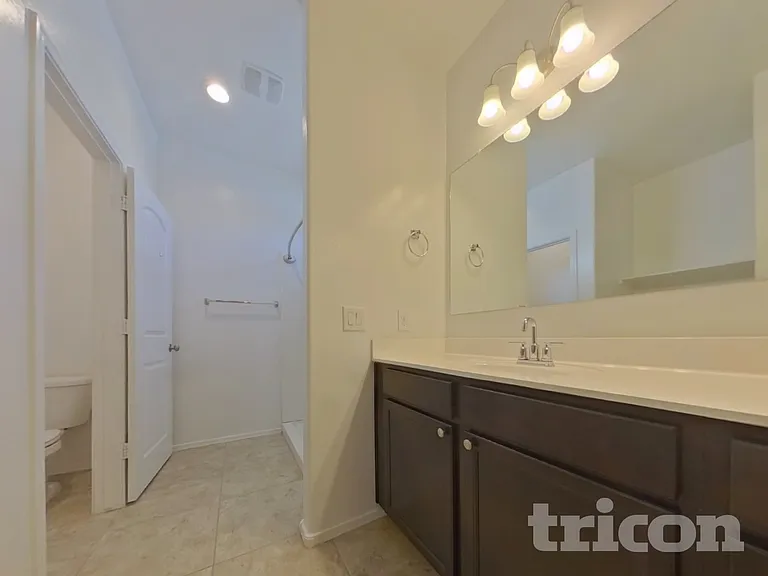 31026 W Earll Dr — Photo 10