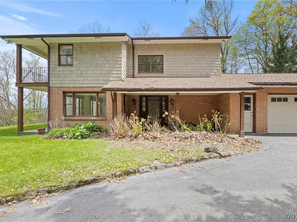 6401 Boston Ridge Rd, Orchard Park, NY 14127