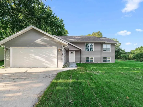 390 Meadow Lane, Columbus, WI 53925