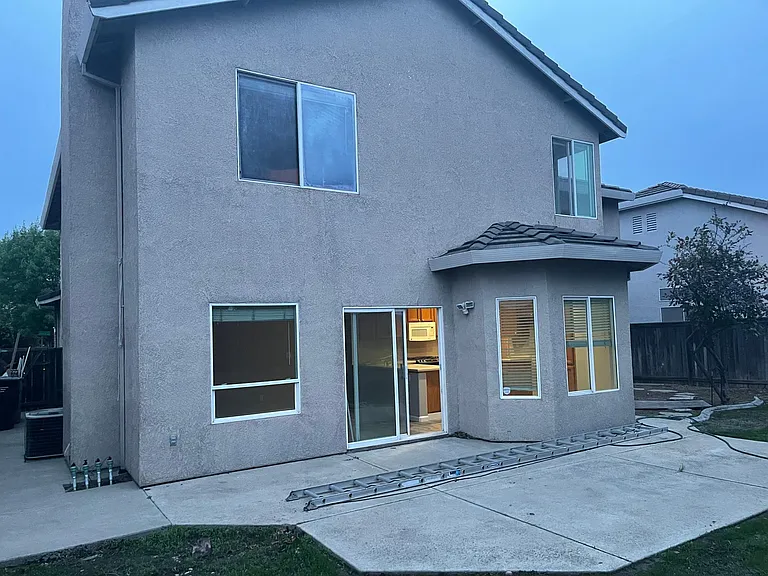 1437 Mayfield St — Photo 8