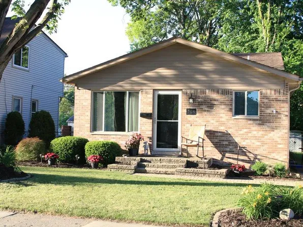 364 Roth Blvd, Clawson, MI 48017