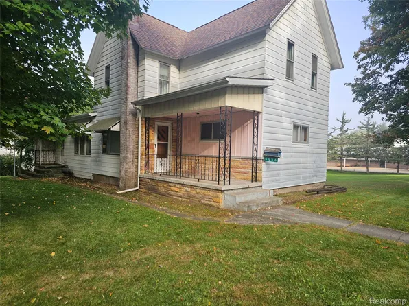 6056 Lincoln St, Mayville, MI 48744
