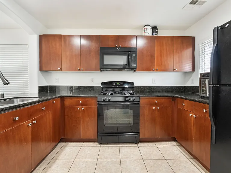 9132 Gabardine Ave — Photo 10