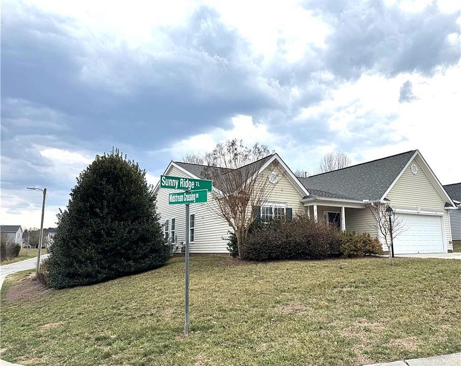 1st image of 5862 Sunny Ridge Trl