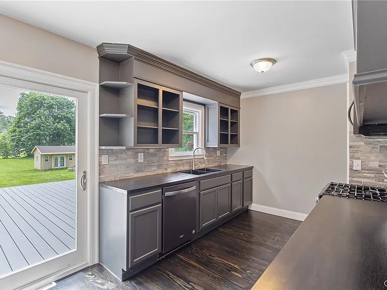 116 E Richmond Rd — Photo 10