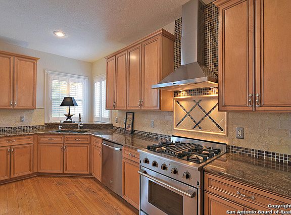 5th image of 231 River Chase Dr