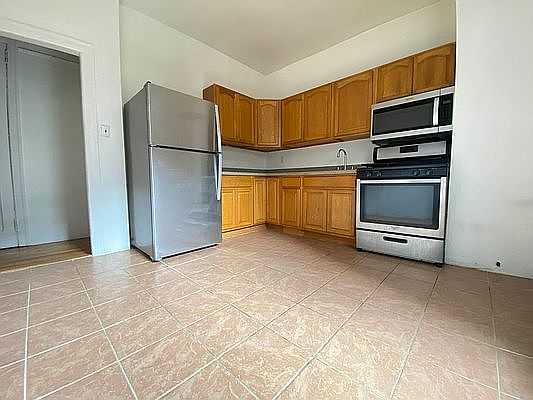 1st image of 51 E 17th St APT 1D