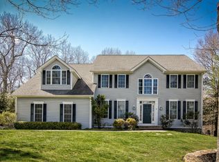 8 Primrose Ln, Westborough, MA 01581