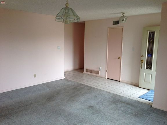4th image of 8691 Tamarack Way