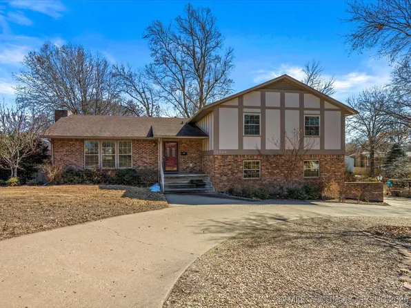 1300 Ridgewood Rd, Bartlesville, OK 74006