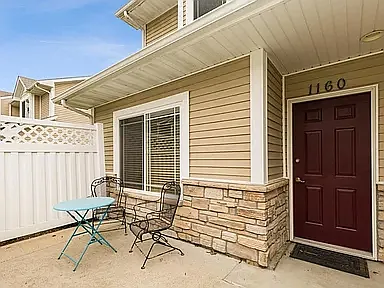 1160 NE 7th Ln — Photo 2