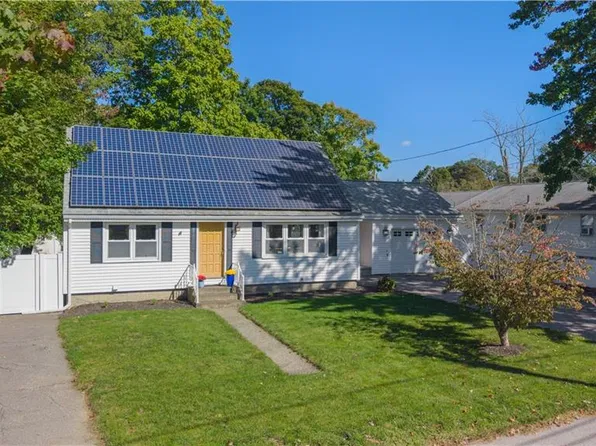 20 Kinnicutt Ave, Warren, RI 02885