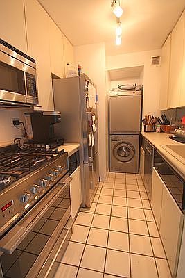 5th image of 343 E 74th St APT 14B