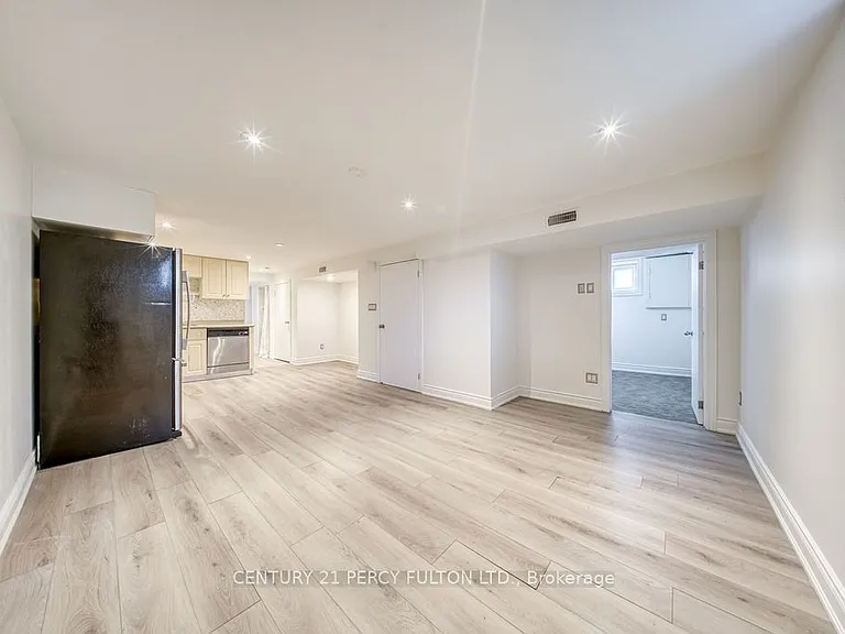 36 Merryfield Dr — Photo 18