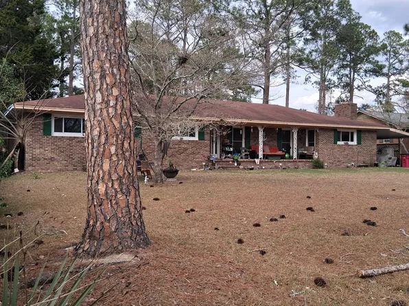 909 Florida Dr, Tifton, GA 31794