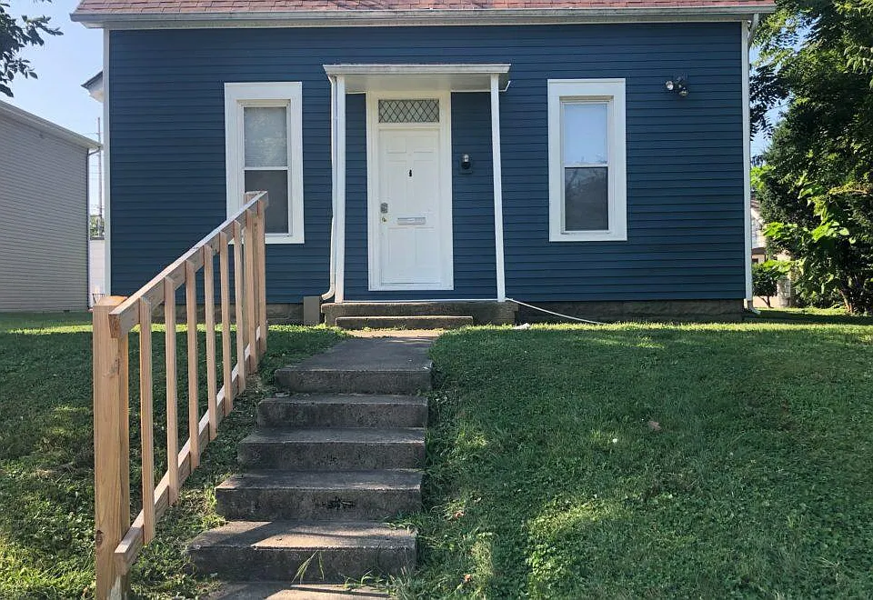 1707 W Main St