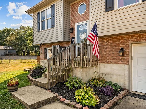 3rd image of 214 Katelin Ln