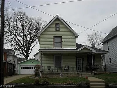 632 Walnut Rd SW photo 1