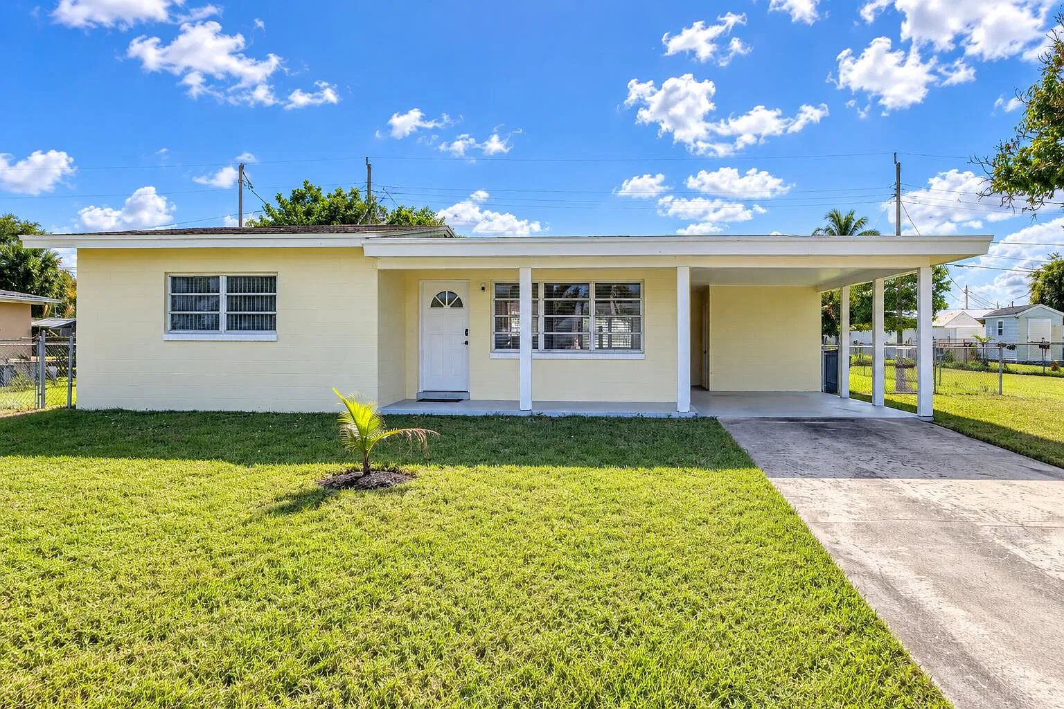 2 bed, 1.0 bath, 1027 sqft, $2,100 — Photo 1