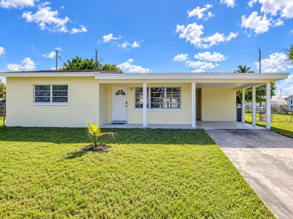 116 NE Entrada Ave
