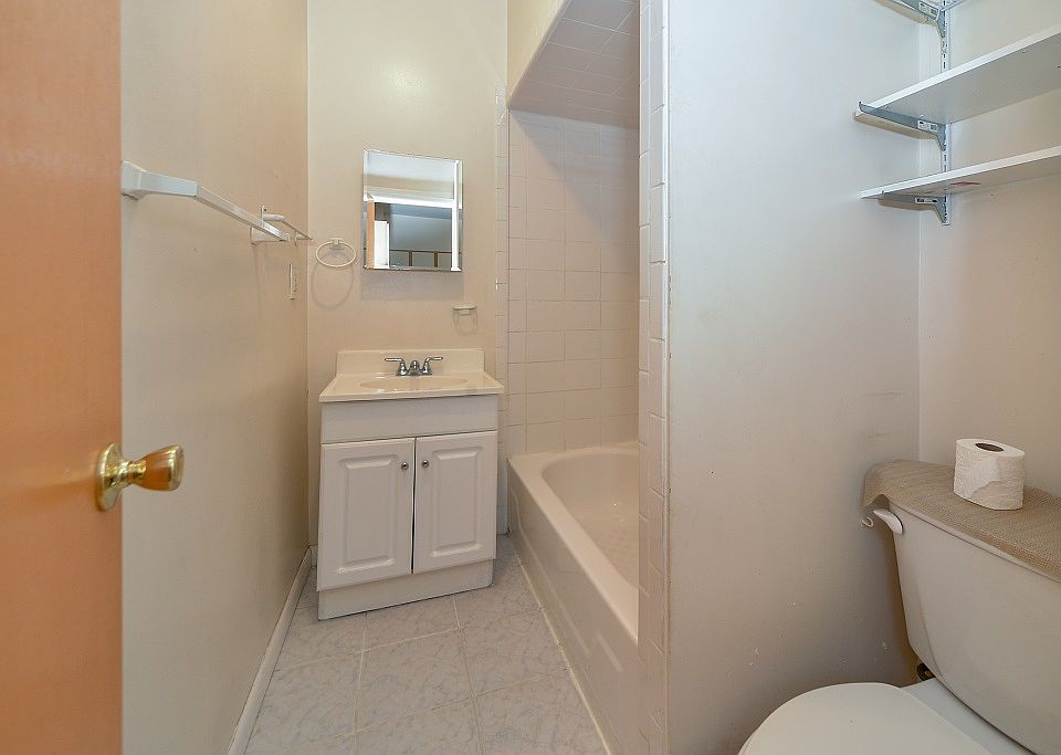 1st image of 662-664 N 6th St