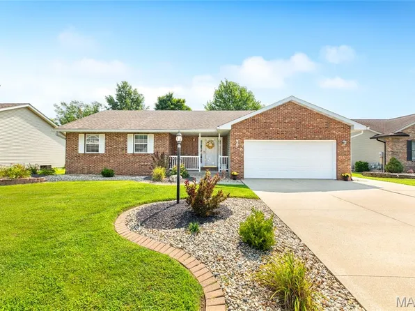 11 Glenmoor Ct, Bethalto, IL 62010