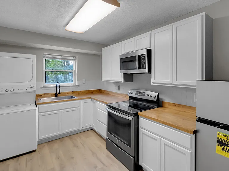 300 Wildwood St — Photo 21