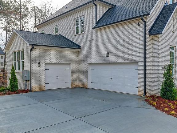 3rd image of 2471 Stewart Rd