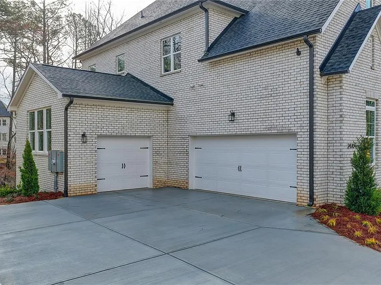 2471 Stewart Rd — Photo 3