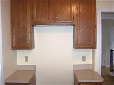 4th image of 120 E 214th St