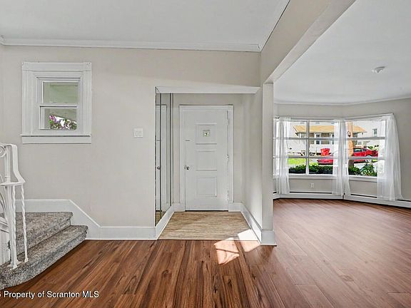 4th image of 34 Darte Ave