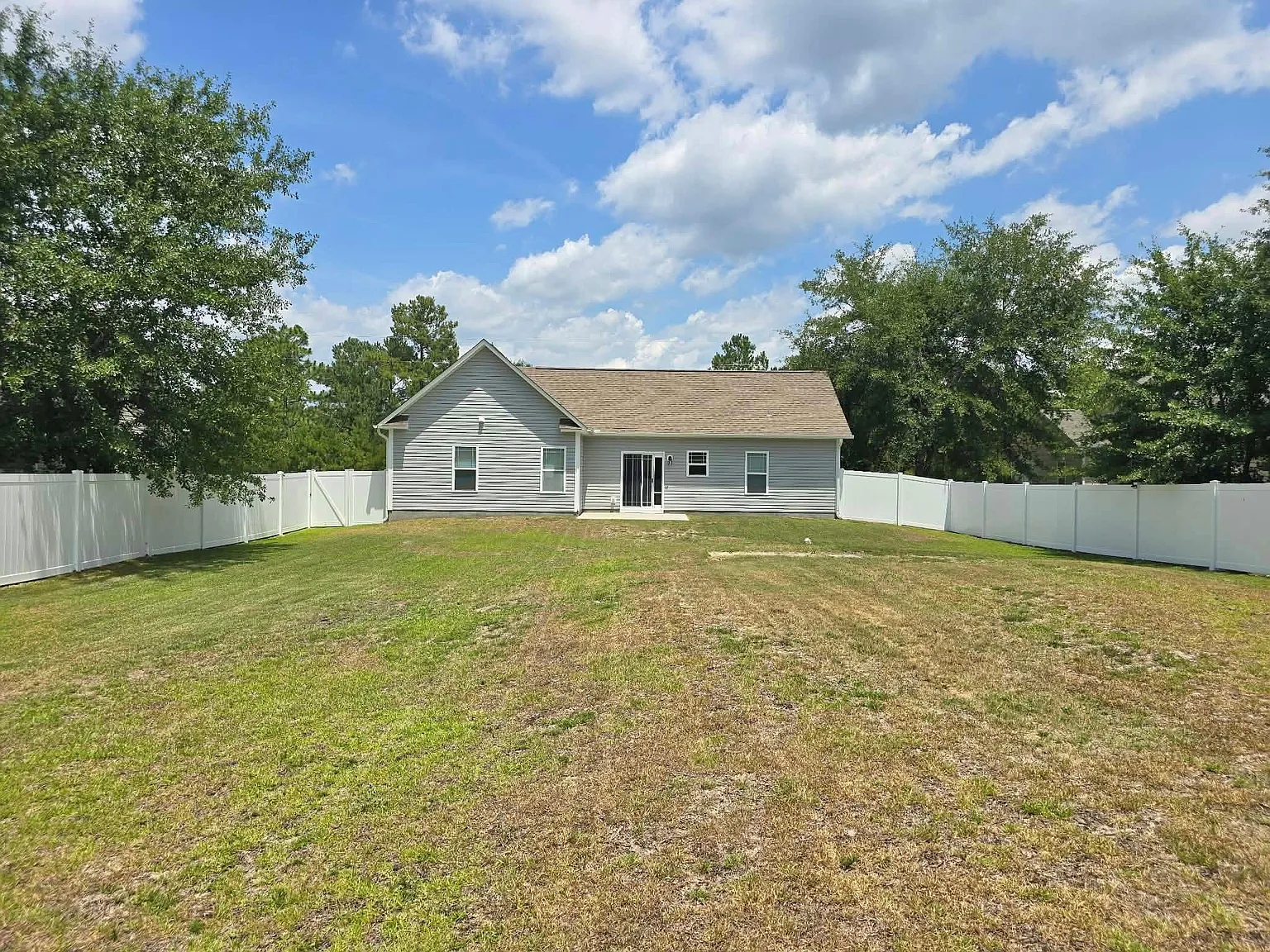 3 bed, 1168 sqft, $1,800 — Photo 4