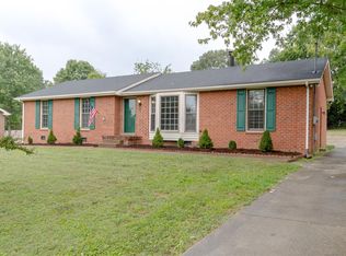 215 Gatone Dr, Hendersonville, TN 37075