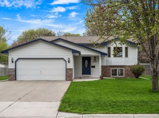 5645 Twin Lake Ter N, Minneapolis, MN 55429