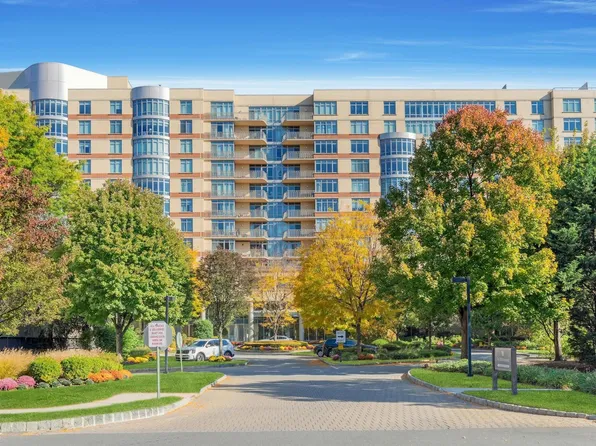 8100 River Rd APT 319, North Bergen, NJ 07047