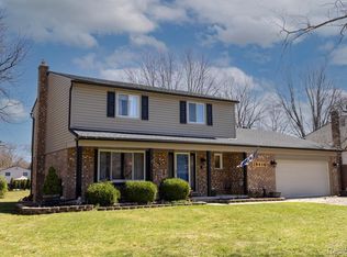 19416 Bainbridge Ave, Livonia, MI 48152
