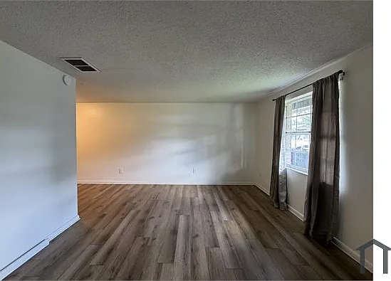 2 bed, 832 sqft, $1,650 — Photo 2