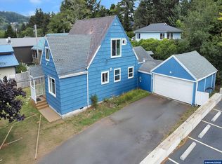 648 Painter Ln, Depoe Bay, OR 97341