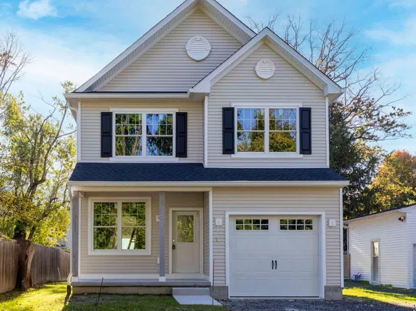 210 Wood St, Hatboro, PA 19040