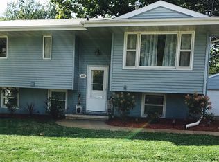 305 N 10th St, Indianola, IA 50125