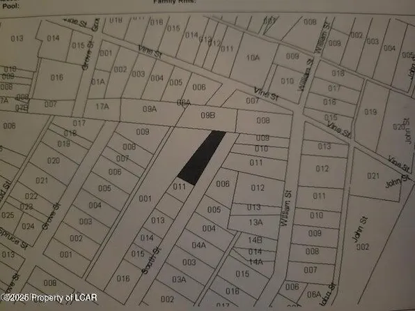 S Street St, Pittston, PA 18641