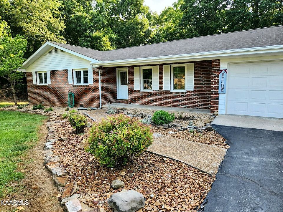 1st image of 367 Valley Ln