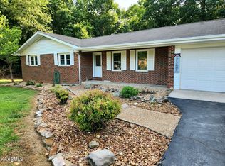 367 Valley Ln, Crossville, TN 38555