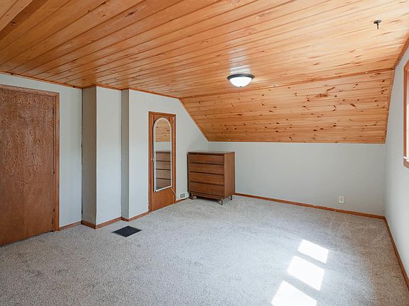 4th image of 11611 E Main St