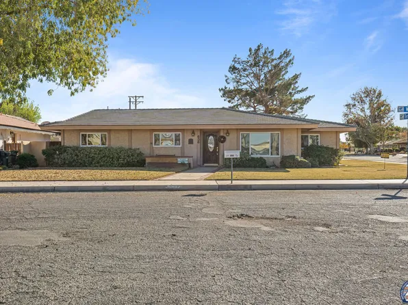 636 W H St, Brawley, CA 92227