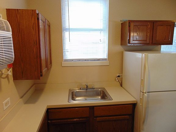 5th image of 421 S Oak Park Ave APT C1