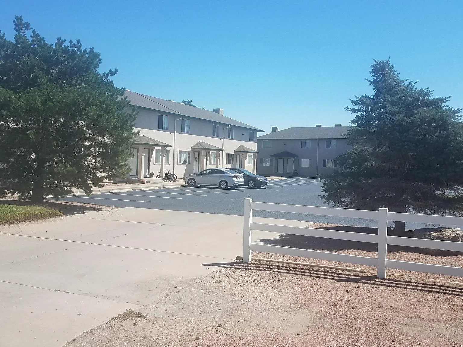Sunrise Apartments — Photo 1