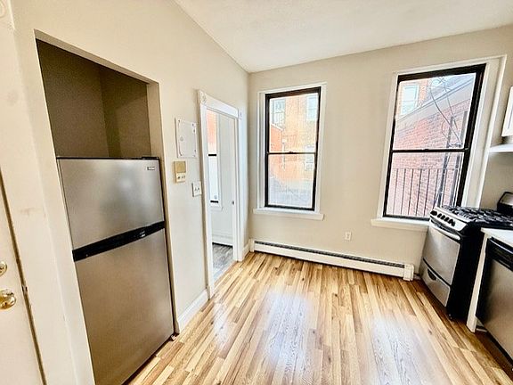 3rd image of 21 Sheafe St APT 6