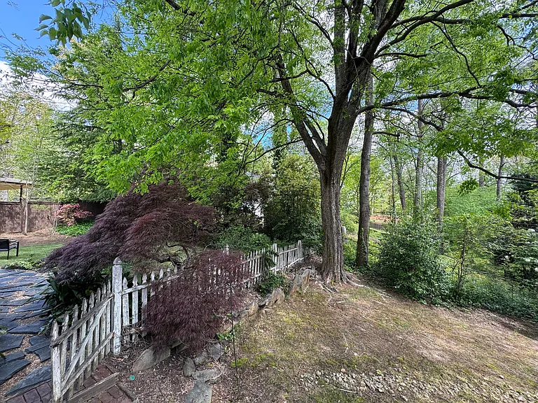 3075 W Roxboro Rd NE — Photo 34